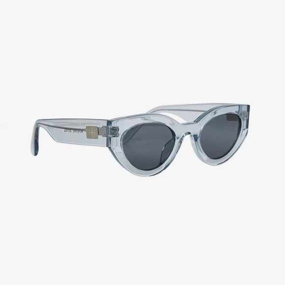 Stylish Gray Sunglasses main image 4